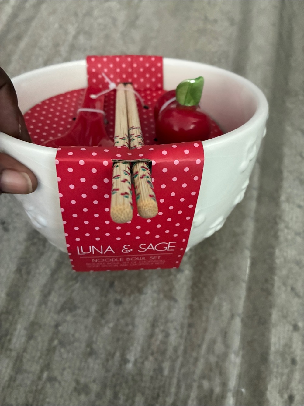 Luna & Sage White Noodle Bowl Set with Red Accents